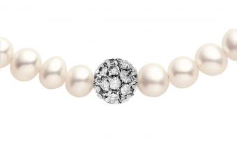 Diamond & Pearl Pompon (M) - Redline