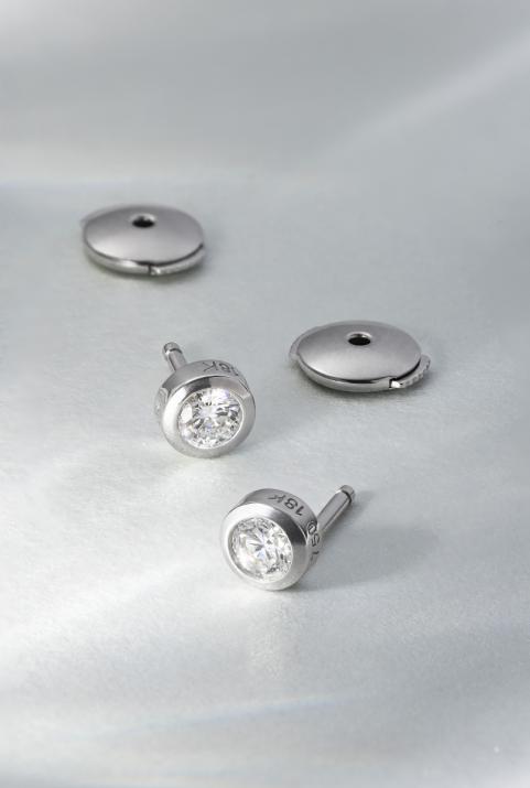 Boucles d'oreilles avec diamant 0.40 carat en serti clos or blanc - Redline - 0++