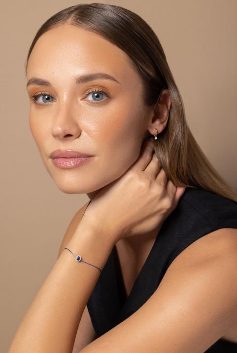 String Bracelet For Women with 0.06ct Oval Diamond and Sapphire in Yellow Gold Prong Setting - Redline - 0++