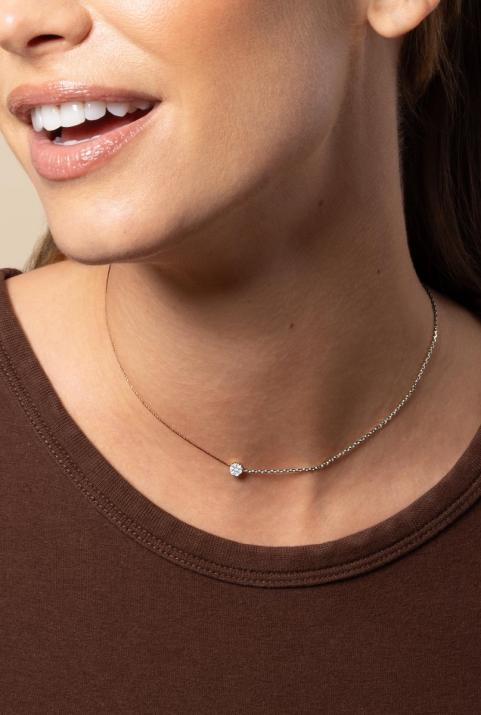 String-Chain Necklace with 0.10ct Round Diamond in White Gold Cluster Setting - Redline - 0++
