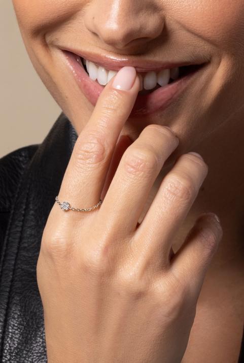 Chain Ring with 0.05ct Round Diamond in White Gold Cluster Setting - Redline - 0++