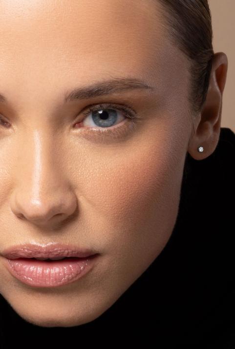 Earrings with 0.20ct Round Diamond in White Gold Cluster Setting - Redline - 0++