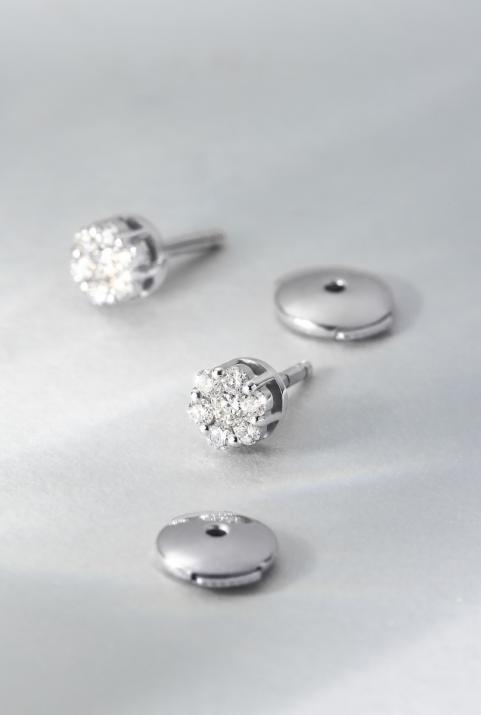 Earrings with 0.20ct Round Diamond in White Gold Cluster Setting - Redline - 0++