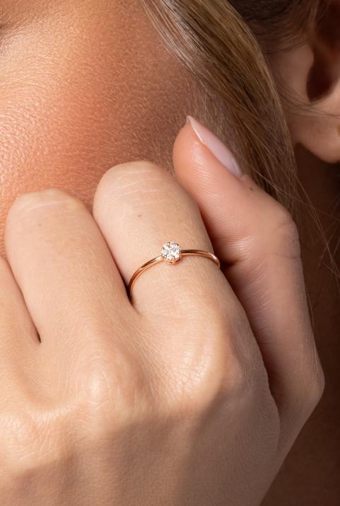 Ring with 0.20ct Round Diamond in Rose Gold Cluster Setting - Redline - 0++