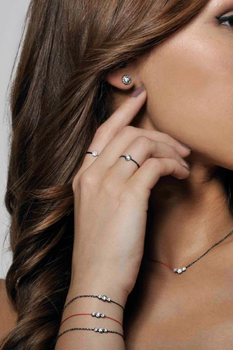 String-Chain Bracelet For Women with 0.20ct Round Diamond in Black Gold Bezel Setting - Redline - 0++