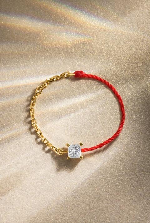 String Ring with 0.11ct Princess Diamond in Yellow Gold Prong Setting - Redline - 0++