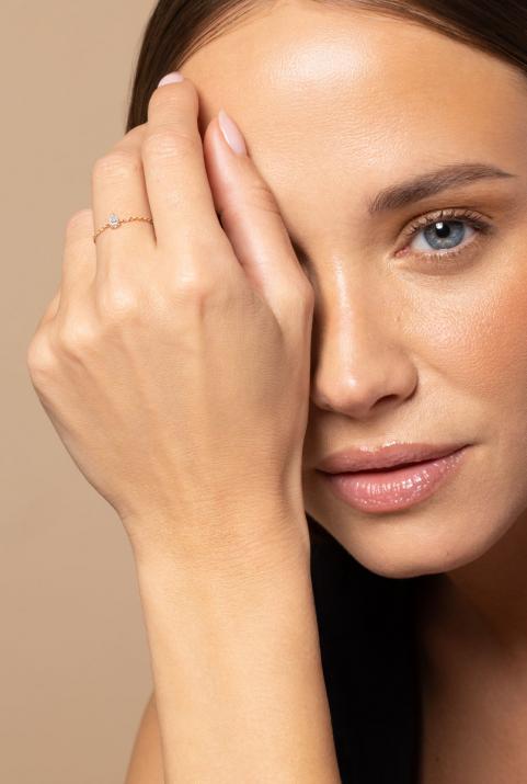Ring with 0.20ct Pear Diamond in Rose Gold Prong Setting - Redline - 0++