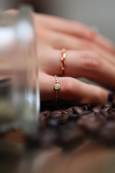 Chain Ring with 0.05ct Diamond in Yellow Gold Bezel Setting - Redline - 0++