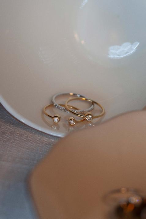 Ring with 0.10ct Round Diamond in Yellow Gold Bezel Setting - Redline - 0++