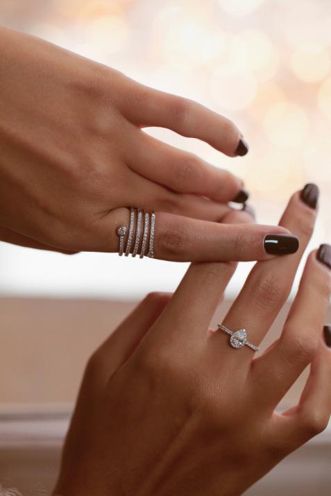 Ring with 0.65ct Round Diamond in Yellow Gold Bezel Setting - Redline - 0++