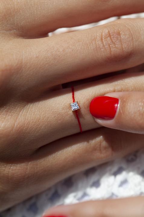 String Ring with 0.11ct Princess Diamond in Yellow Gold Prong Setting - Redline - 0++