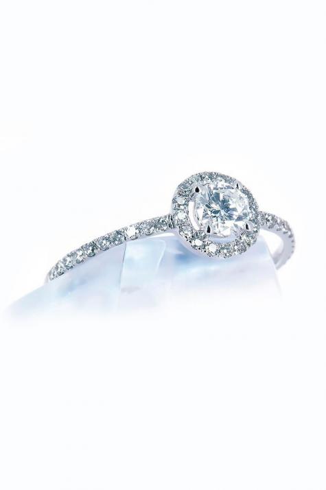 Ring with 0.47ct Round Diamond in White Gold Prong Setting - Redline - 0++