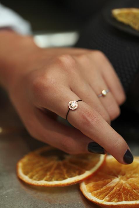 String Ring with 0.26ct Round Diamond in Yellow Gold Bezel Setting - Redline - 0++