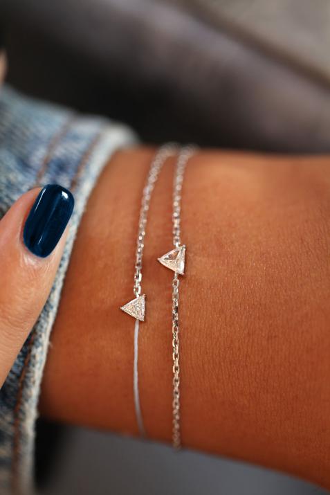 String-Chain Bracelet For Women with 0.20ct Trillion Diamond in White Gold Prong Setting - Redline - 0++