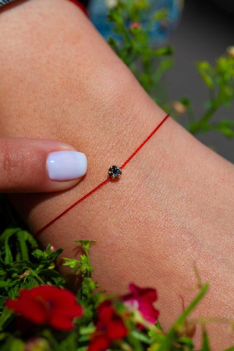 String Bracelet For Women with 0.05ct Round Black Diamond in Yellow Gold Cluster Setting - Redline - 0++