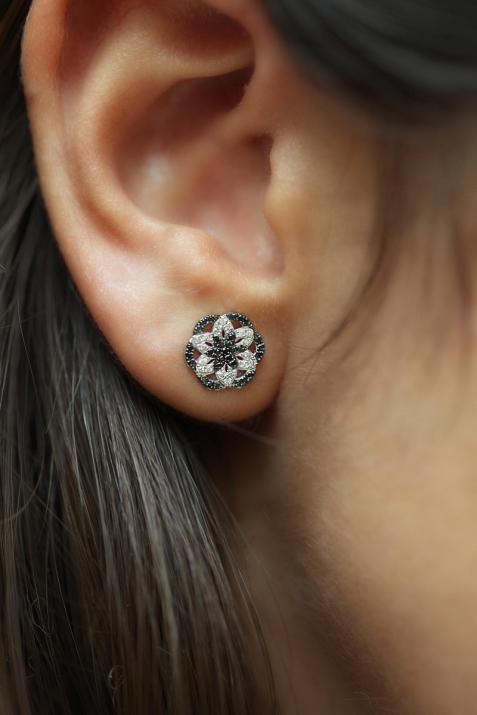 Lise White gold earring with black and white diamonds - Redline
