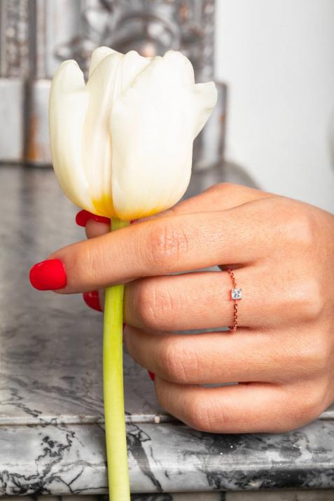 Ring with 0.11ct Princess Diamond in Rose Gold Prong Setting - Redline - 0++