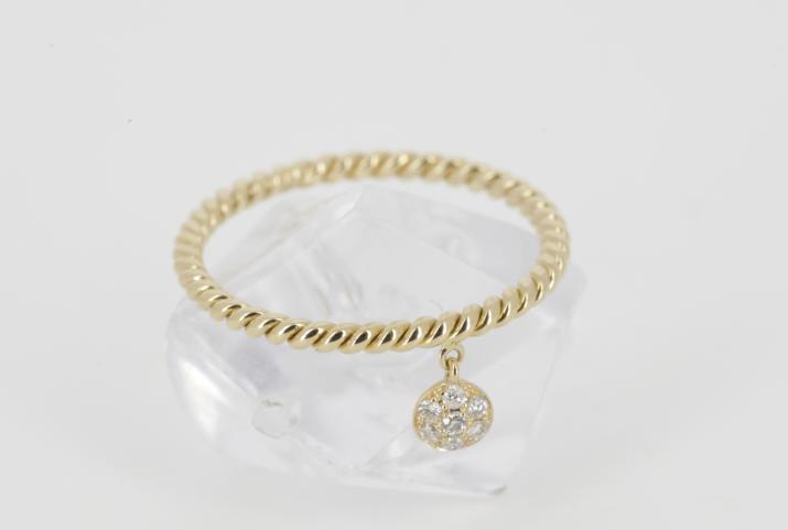 Ring with 0.06ct Round Diamond in Yellow Gold Cluster Setting - Redline - 0++