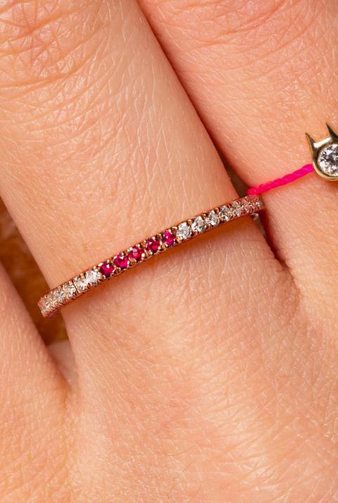 Bangle Ring with 0.30ct Round Diamond and 5 Rubis in Rose Gold Prong Setting - Redline - 0++