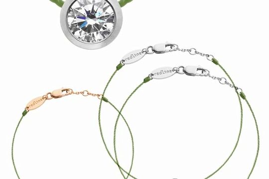 Des colliers et bracelets sur fil vert !